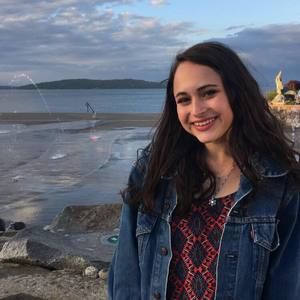 Meet your Posher, Aviva